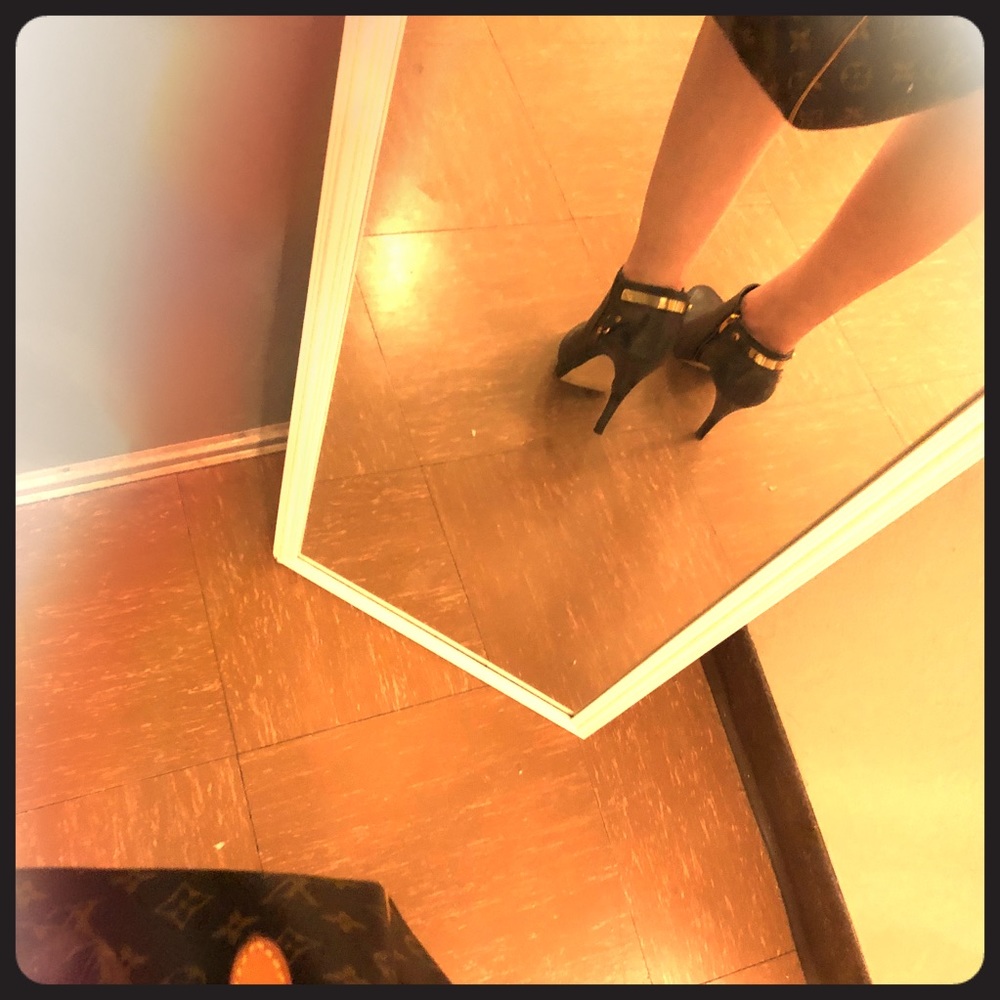 Gorgeous ankle heel booties